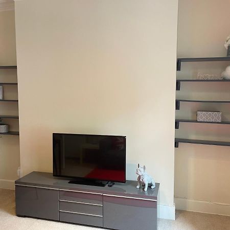 Beautiful 2 Bedroom Apartment- Prime Location, Aberdeen Centre Exteriör bild