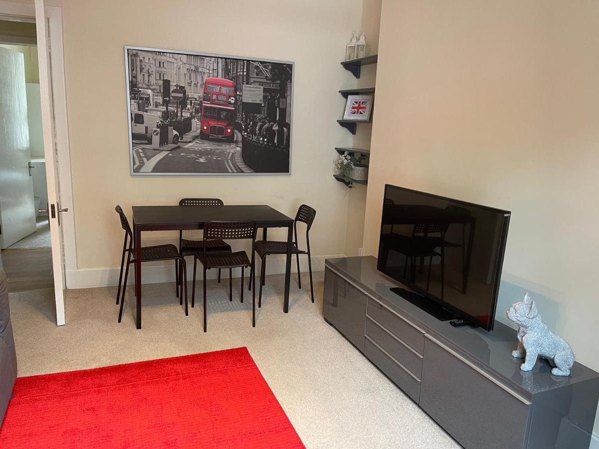 Beautiful 2 Bedroom Apartment- Prime Location, Aberdeen Centre Exteriör bild