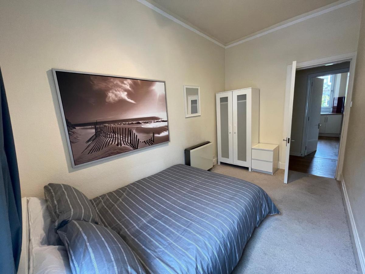 Beautiful 2 Bedroom Apartment- Prime Location, Aberdeen Centre Exteriör bild