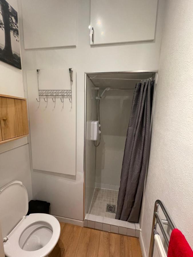 Beautiful 2 Bedroom Apartment- Prime Location, Aberdeen Centre Exteriör bild